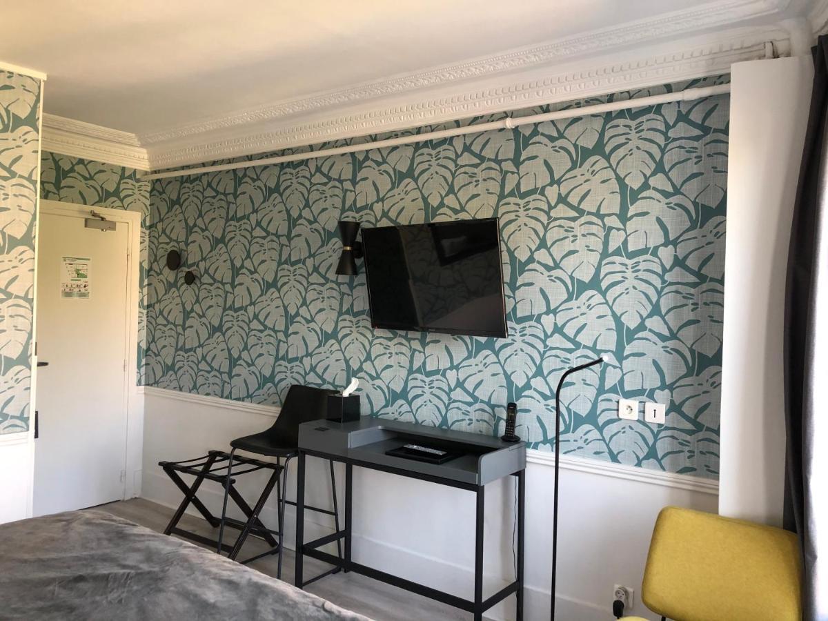 Hotel Avama Prony Paris Exteriör bild