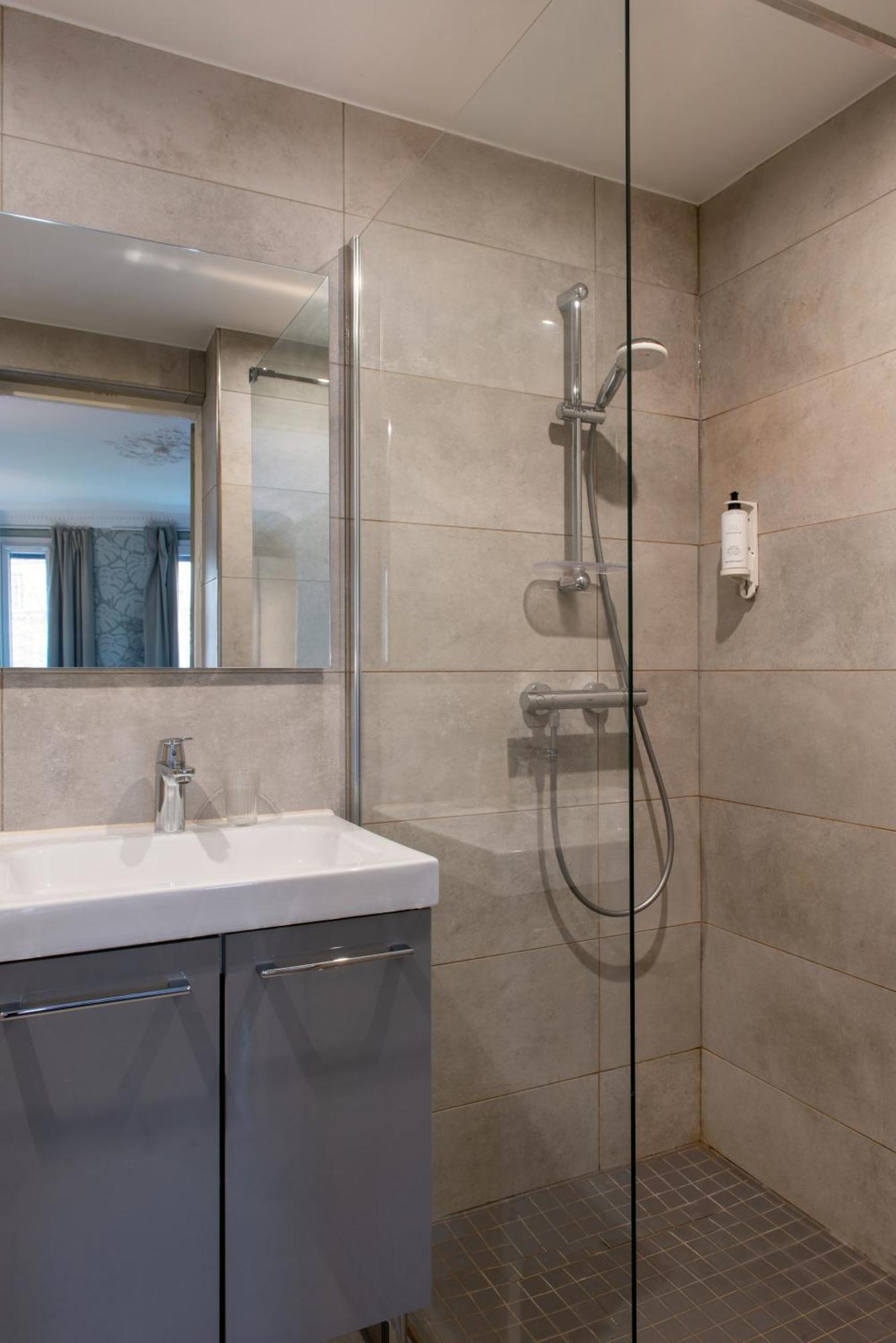 Hotel Avama Prony Paris Rum bild