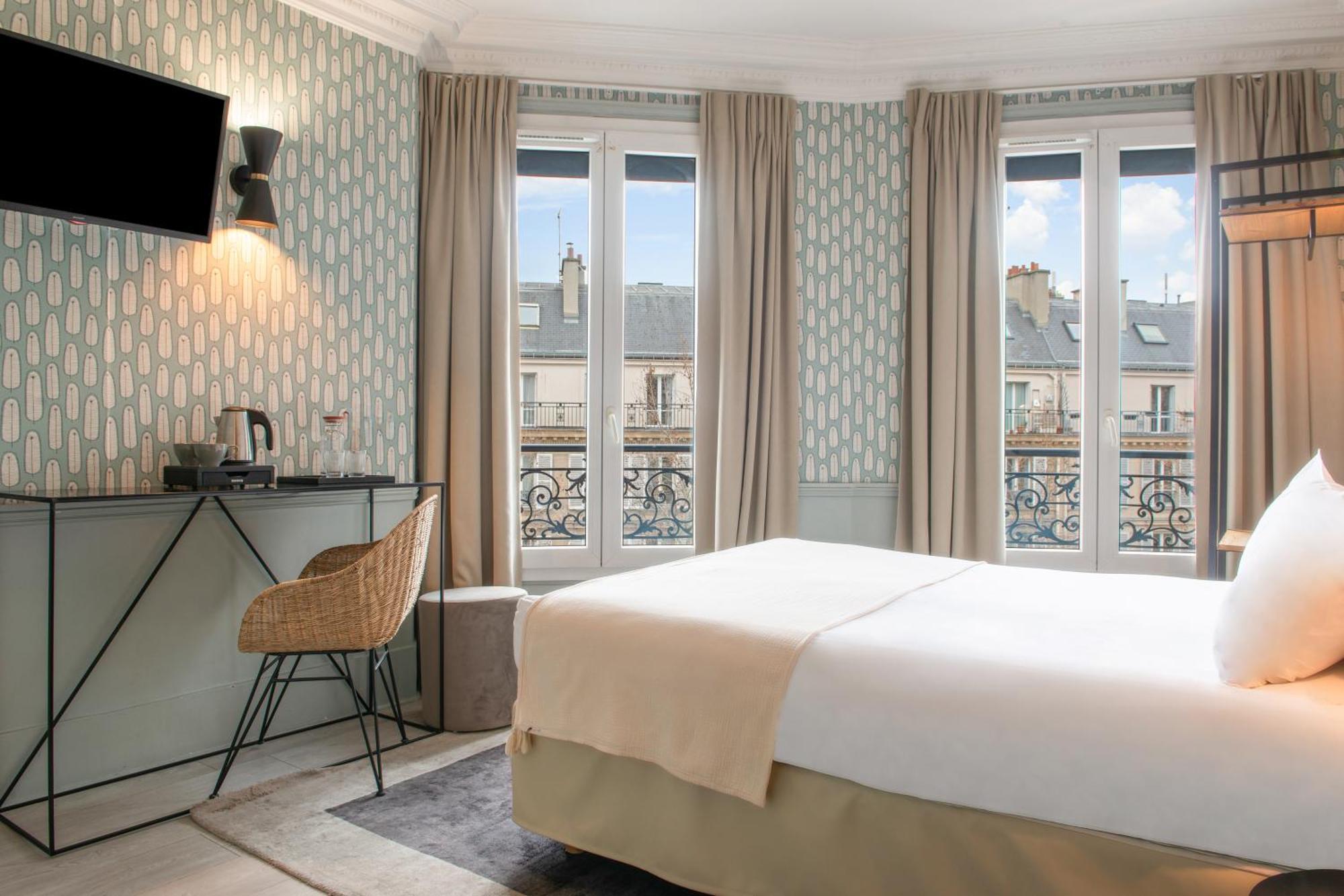 Hotel Avama Prony Paris Exteriör bild