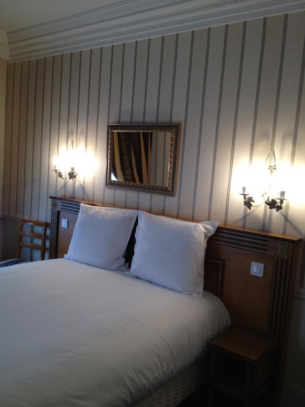 Hotel Avama Prony Paris Rum bild