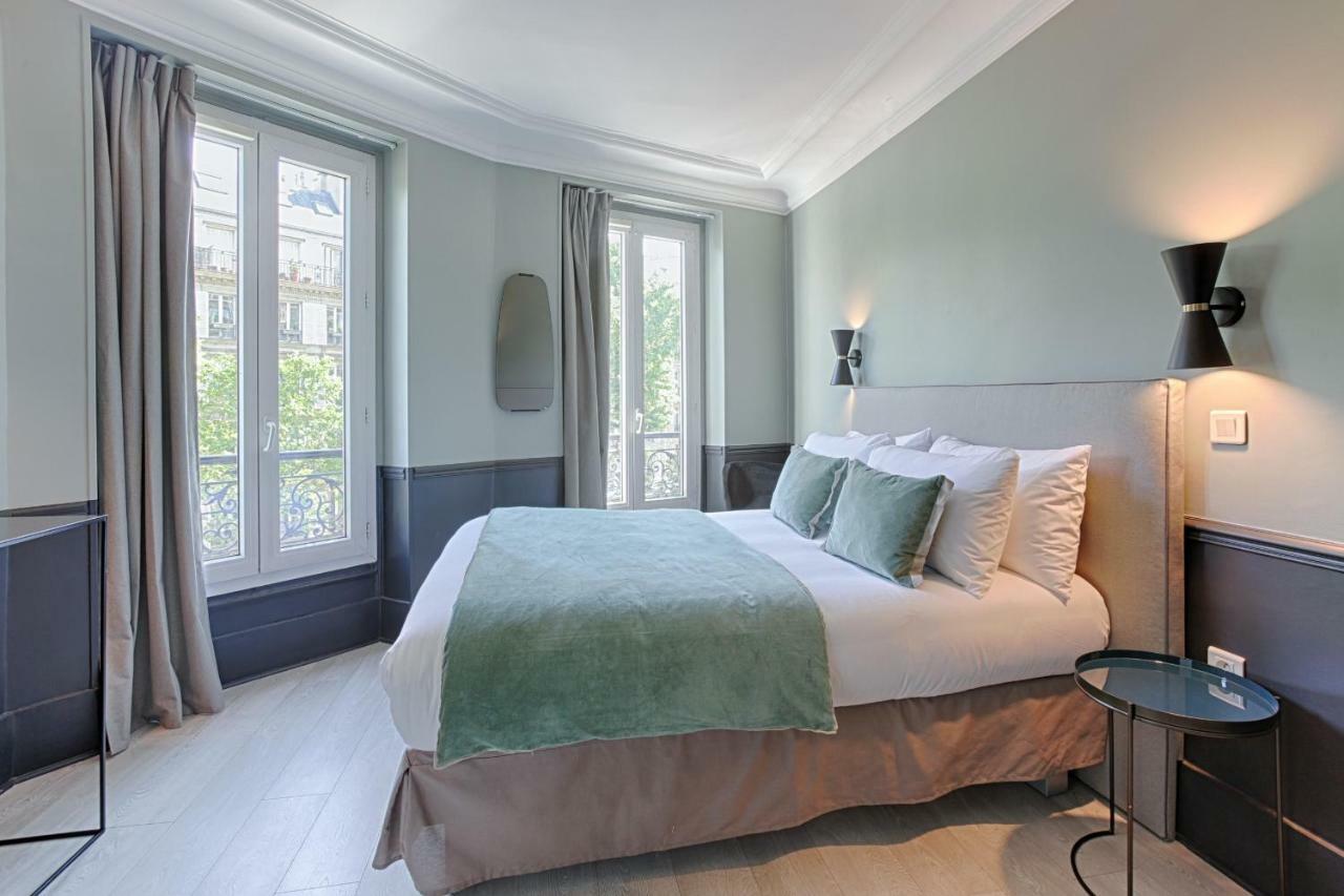 Hotel Avama Prony Paris Exteriör bild