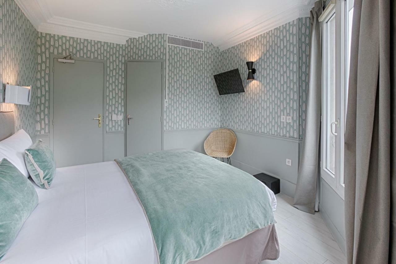 Hotel Avama Prony Paris Exteriör bild